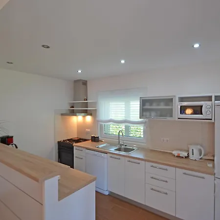 Marica By Interhome זאטון